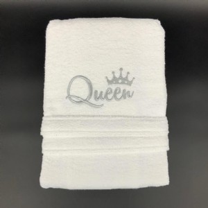 חלוק מגבת רקום QUEEN בכסף חלוק מגבת רקום QUEEN בכסף