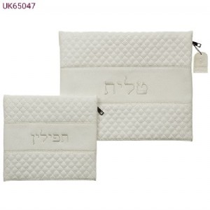 סט טלית תפילין דמוי עור עם ריקמה 36*29 ס"מ סט טלית תפילין דמוי עור עם ריקמה 36*29 ס"מ